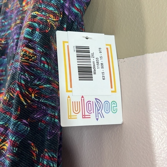 LuLaRoe Madison Skirt w Pockets - Picture 3 of 10
